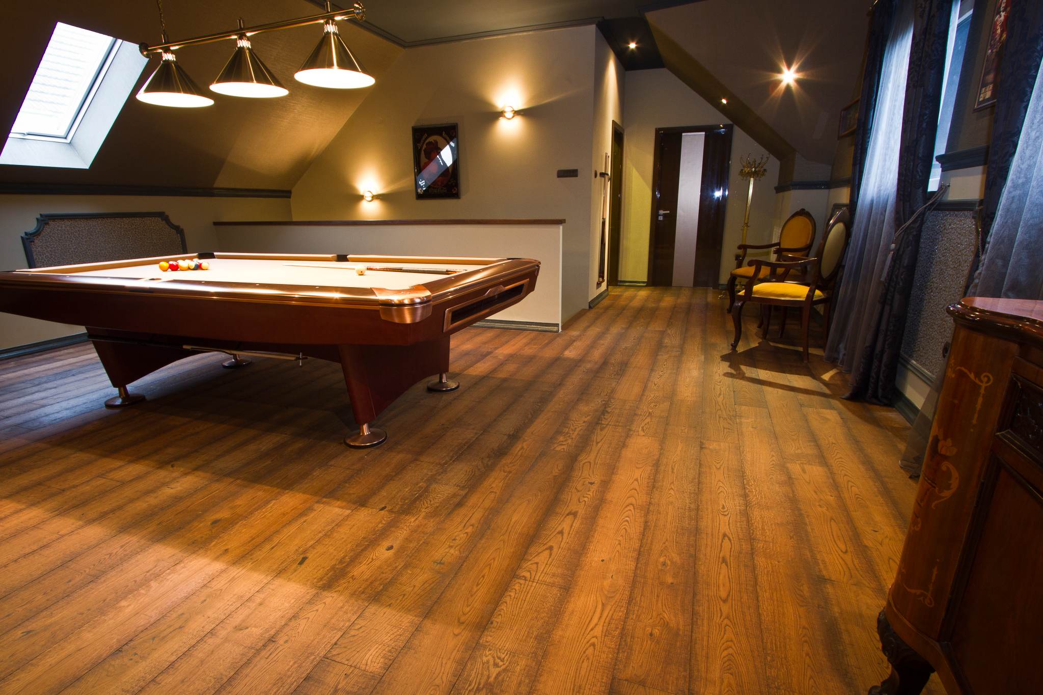 Rétegelt svédpadló
lerakás / Biliárdszoba