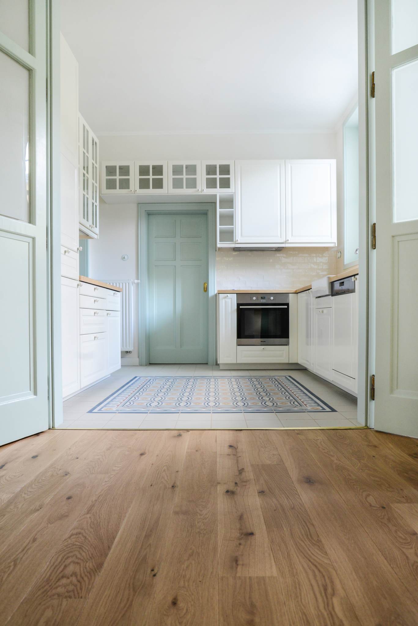 Szalagparketta lerakás